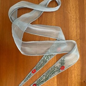 NEW Chan Luu Rose Bud Scarf